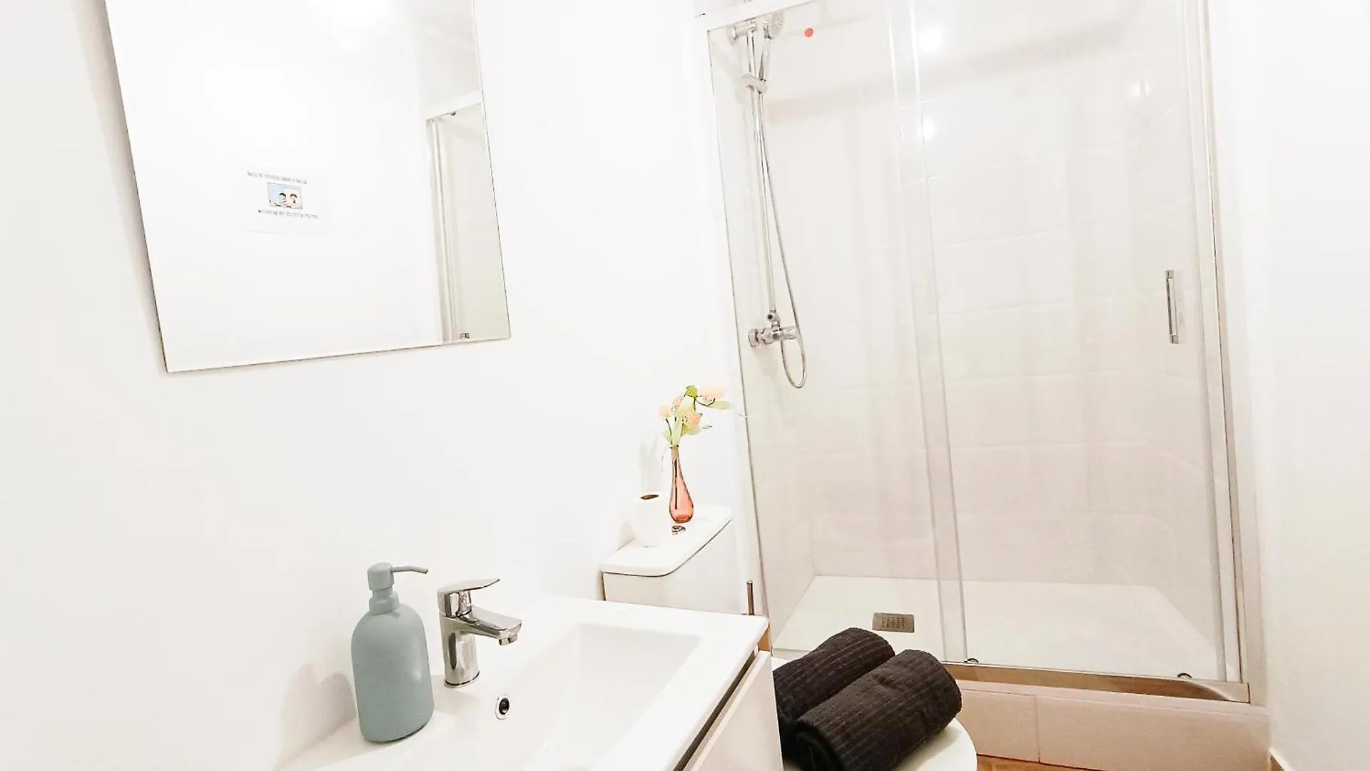 Private Rooms In Born - Barcelona Hostel