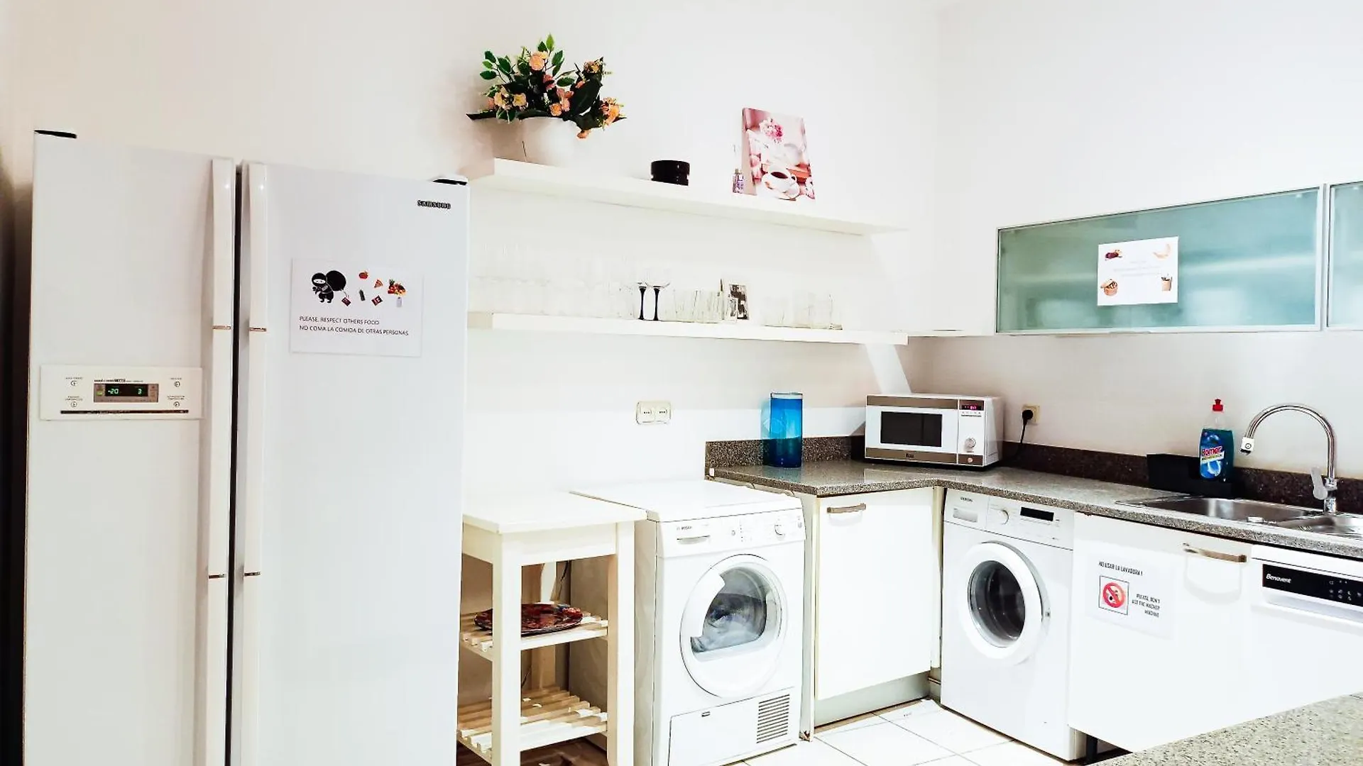 Hostel Private Rooms In Born - Barcelona Spain