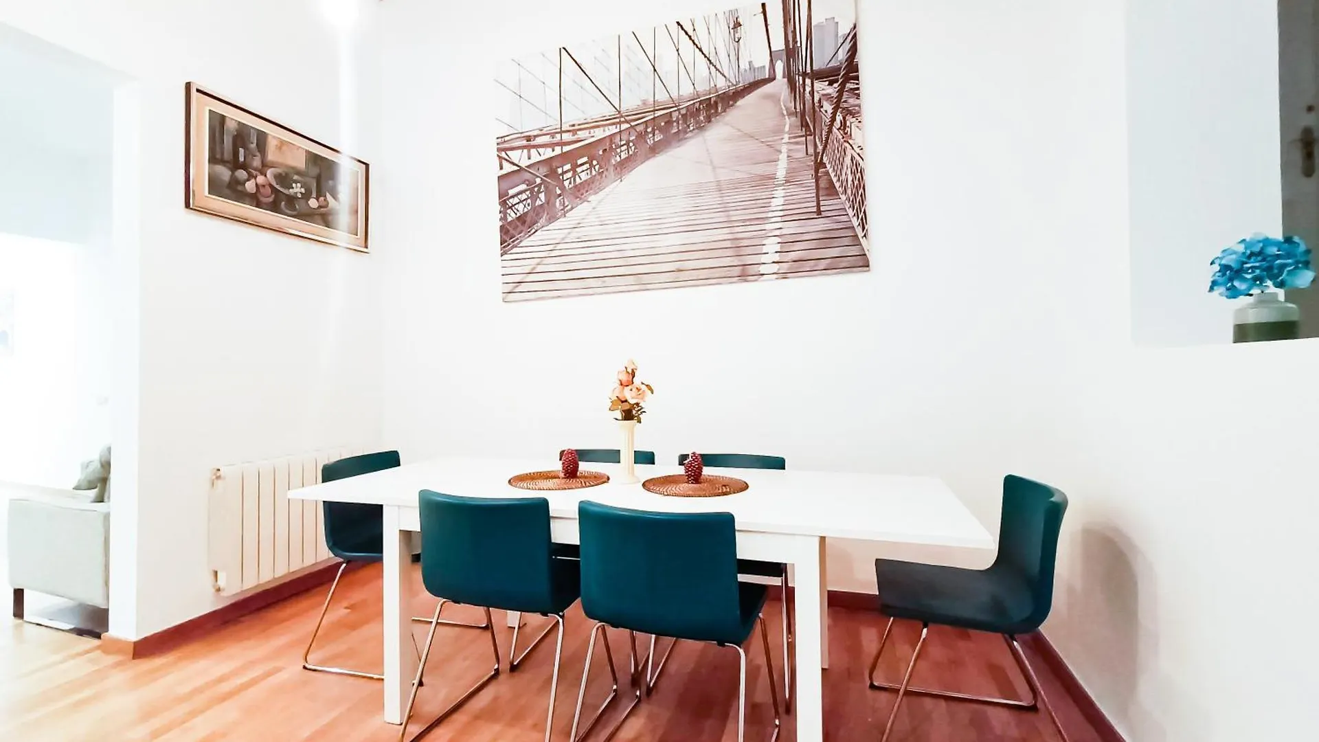 Private Rooms In Born - Barcelona Hostel