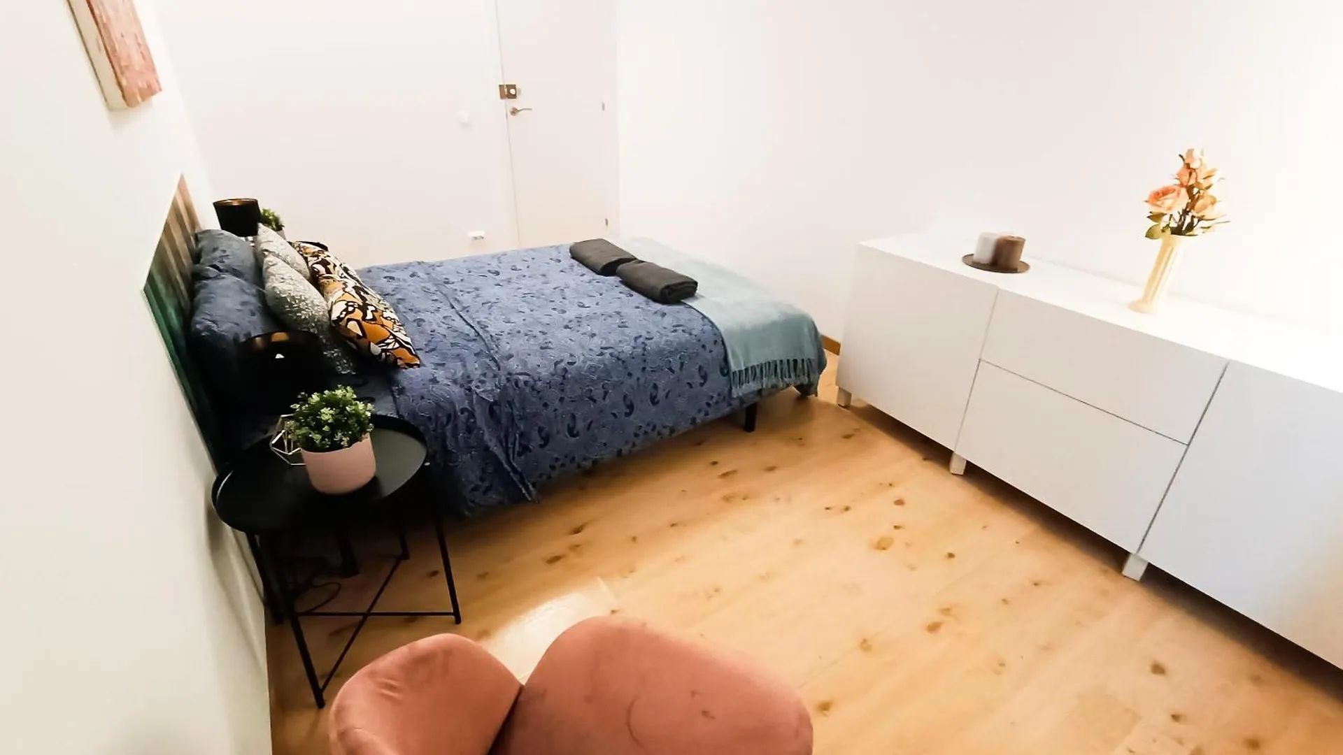 Private Rooms In Born - Barcelona Spain