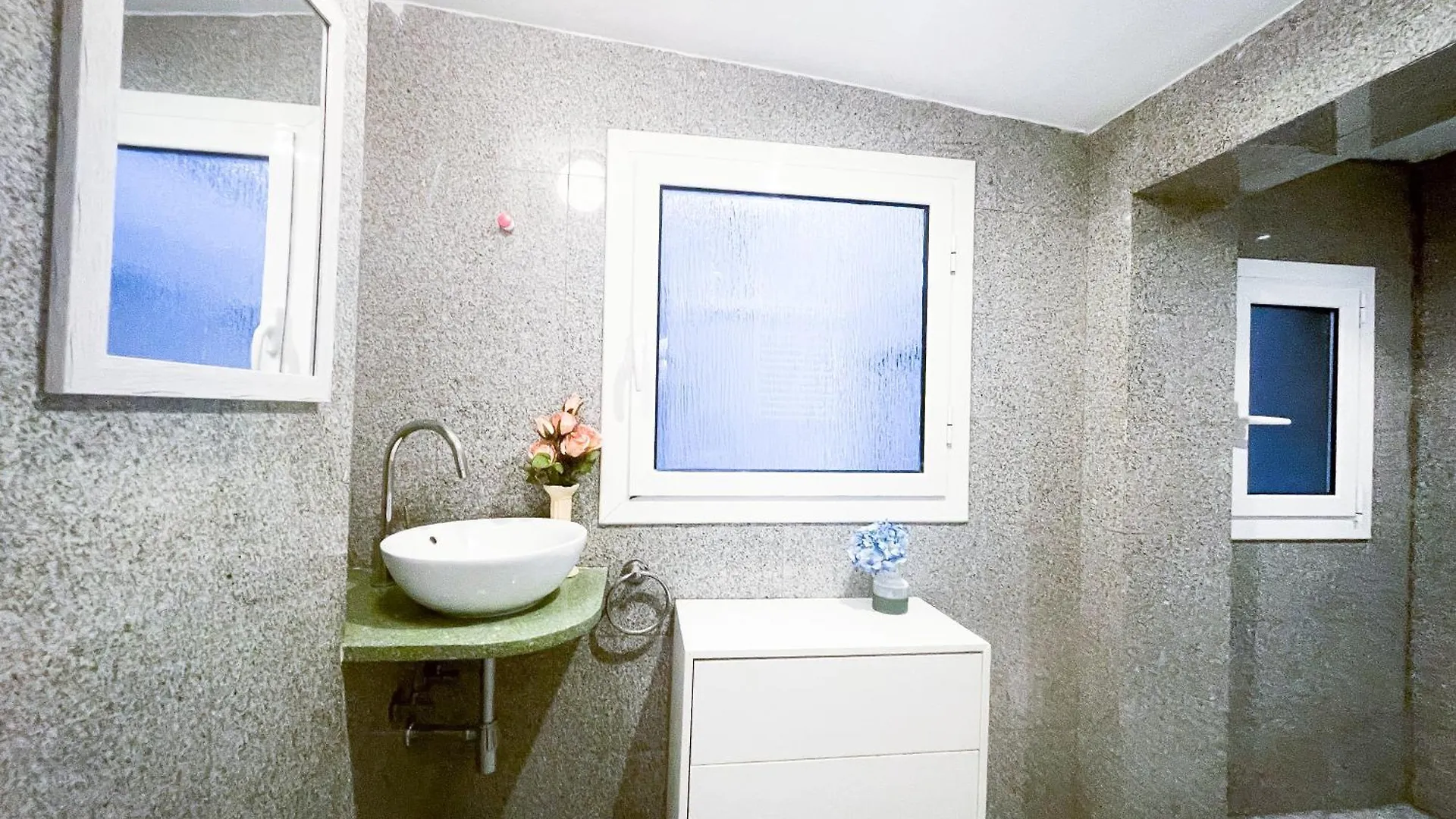 Hostel Private Rooms In Born - Barcelona Spain
