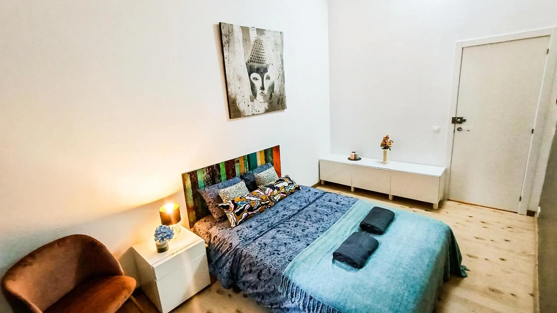 Private Rooms In Born - Barcelona 0*,