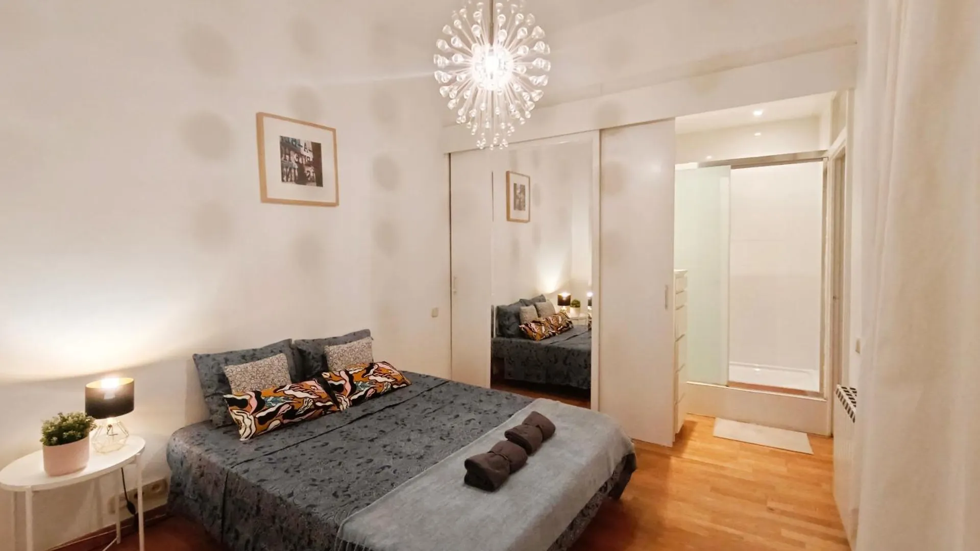 Private Rooms In Born - Barcelona